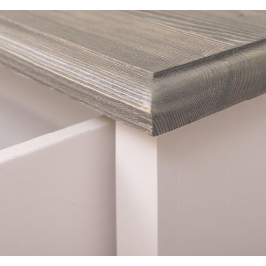 stredomorsky biely so suplikmi skrina klasicky country hosteled domek plazovy masivny suplikovy skrina spalna satnik nabytok balaton chata lameridiana.jpg